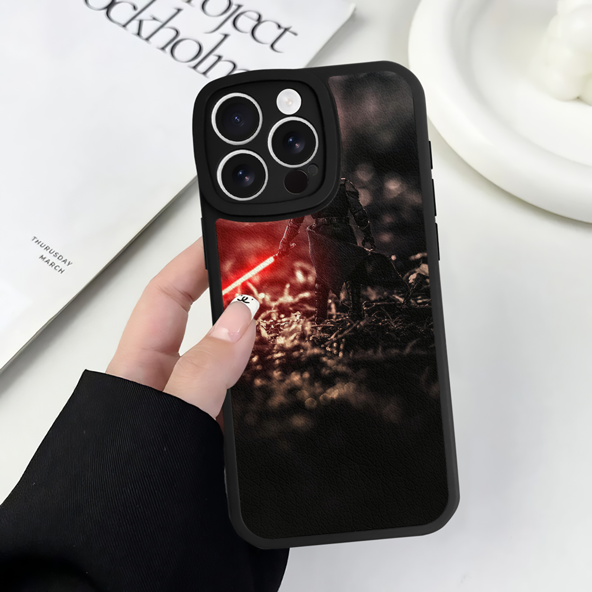 （画像用） スター・ウォーズ Star Wars 【iPhone 16シリーズ対応】シリコンスマホケース（レザー調） 材質：シリコン